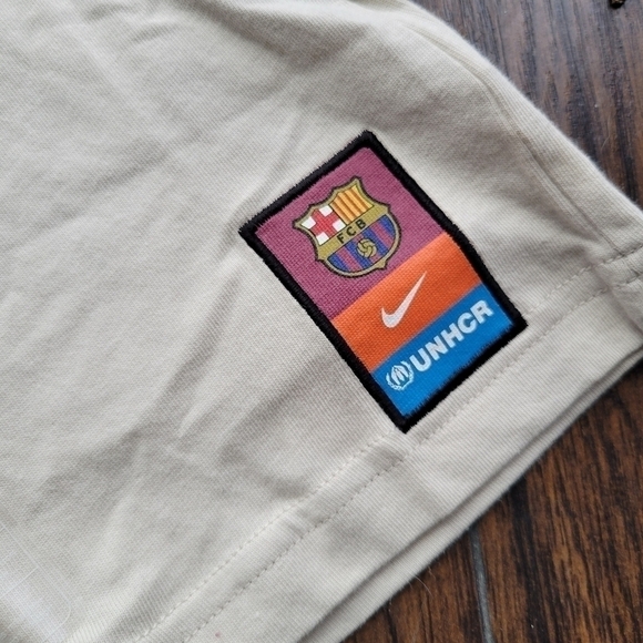 NWT Retro Nike Tee - Picture 3 of 6